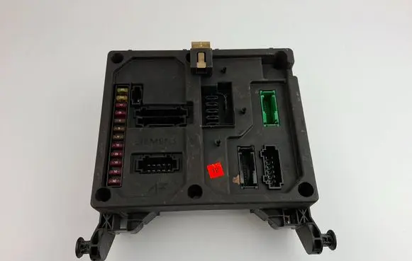 Volkswagen Sharan Fuse module 7M0962258F S108152001