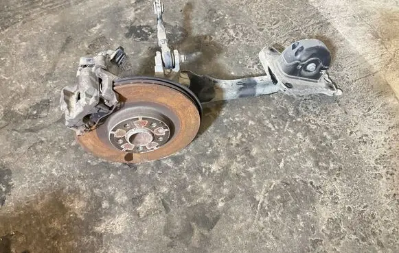 Polestar 2 Rear wheel hub spindle/knuckle 