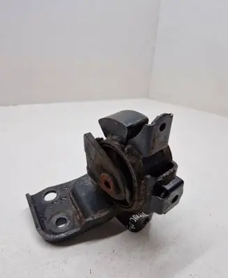 Toyota Prius (XW30) Engine mount bracket