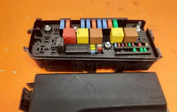 Opel Signum Fuse box set 460023260