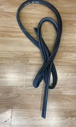 Trunk rubber seal (body)