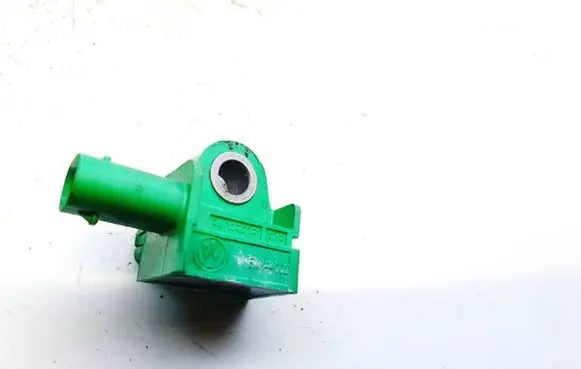 Volkswagen Touran II Airbag deployment crash/impact sensor 5k0959351