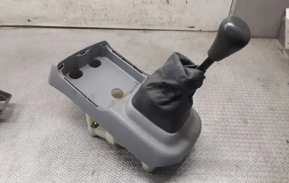 Toyota Previa (XR30, XR40) II Gear shifter/selector 
