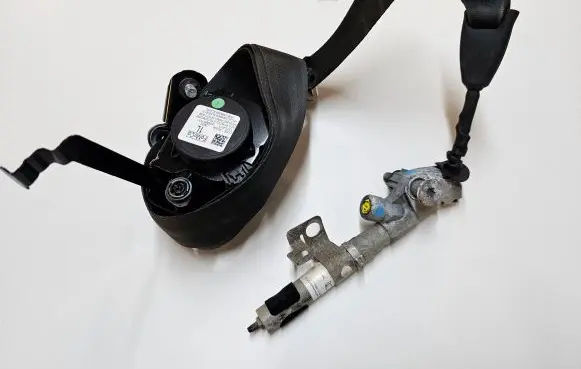 Ford Mustang VI Front seatbelt JR3BC699D65AC JR3BC699D65
