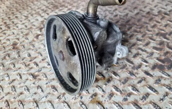 Ford Fiesta Power steering pump 2S6C3A696DB