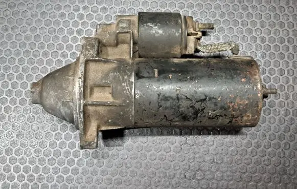 Volkswagen PASSAT B5 Starter motor 1005821478
