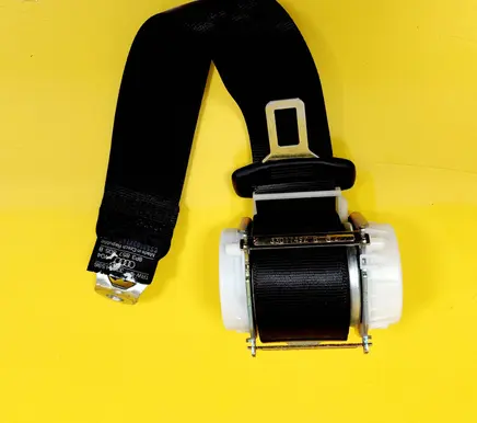 Rear seatbelt