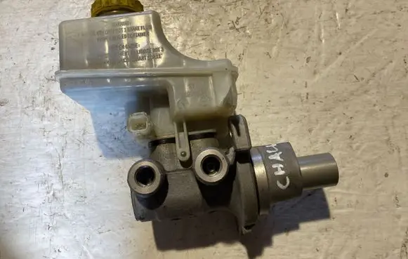 Dodge Challenger Master brake cylinder 32671364