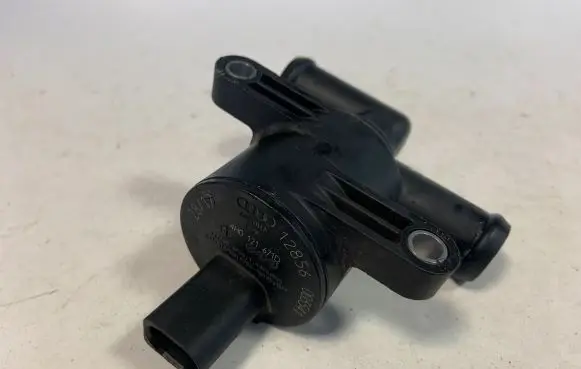 Audi Q7 4M Electric auxiliary coolant/water pump 4H0121671D