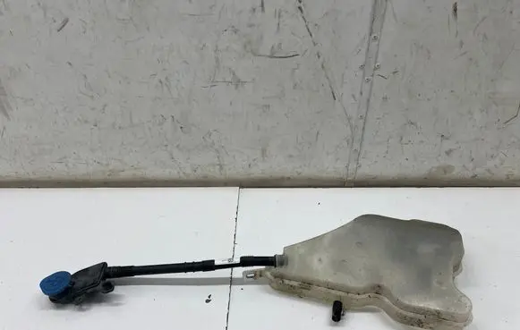 BMW 3 G20 G21 Windshield washer fluid reservoir/tank 7427885