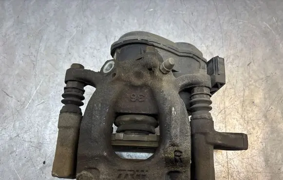 Nissan Qashqai Rear brake caliper
