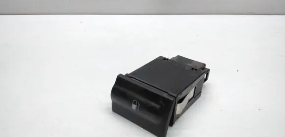 Skoda Octavia Mk1 (1U) Fuel tank opening switch 1U0959833C