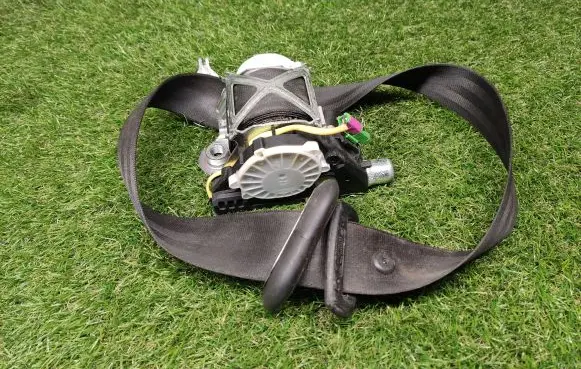 Skoda Fabia Mk2 (5J) Front seatbelt 5J0857702A 34054294