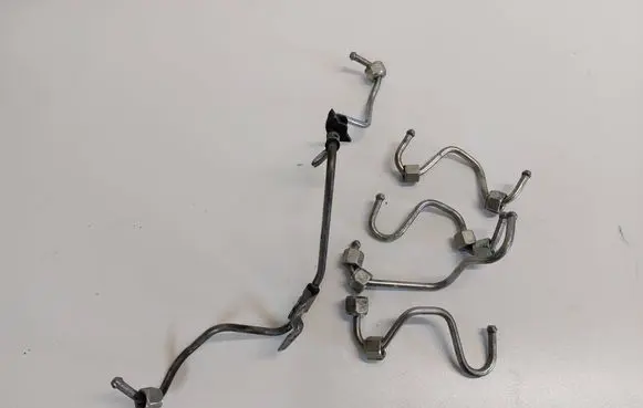 Renault Laguna III Fuel injector supply line/pipe