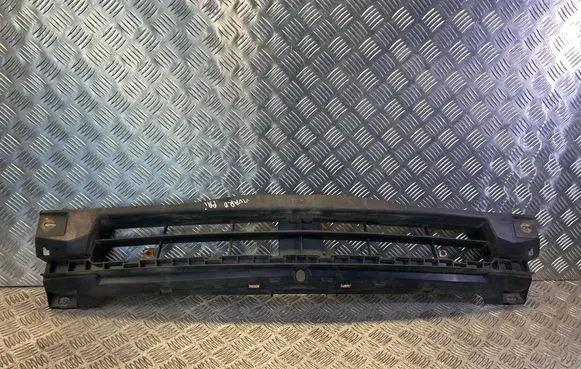 Opel Vivaro Front bumper mounting bracket 620300101R 66036 93856003