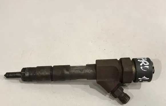 Opel Vivaro Fuel injector 8200238528 0445110