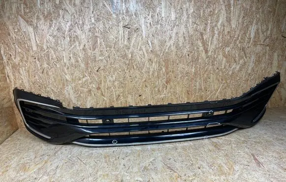 Volkswagen Tiguan Front bumper lower grill 5NA853677Q