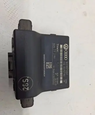 Volkswagen Golf Plus Gateway control module 1K0907530F D325J