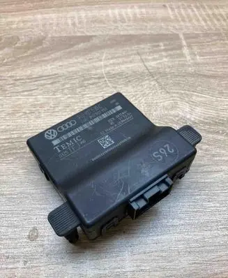 Volkswagen Golf V Gateway control module 1K0907530C 1K0907951