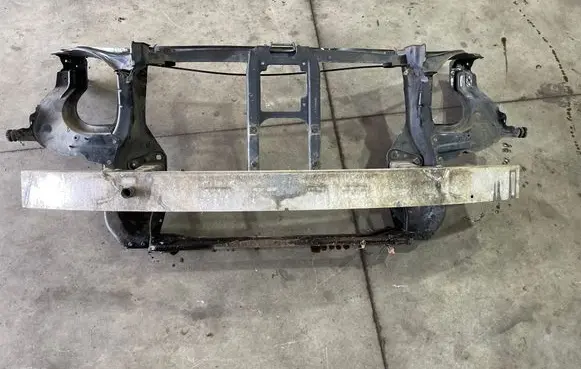 Mercedes-Benz ML W164 Radiator support slam panel A2515840526