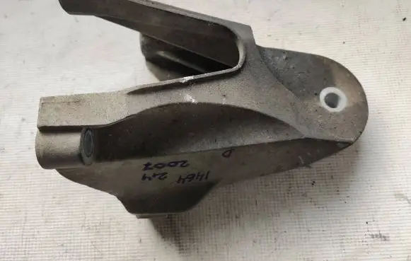 Ford Transit Engine mounting bracket 6C116037AA