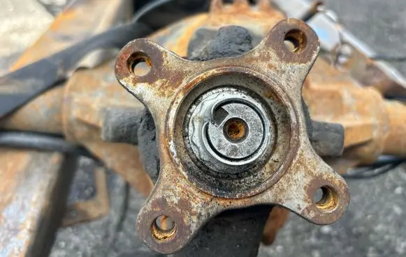 Mercedes-Benz Sprinter W901 W902 W903 W904 Rear axle beam with reductor 9033530610