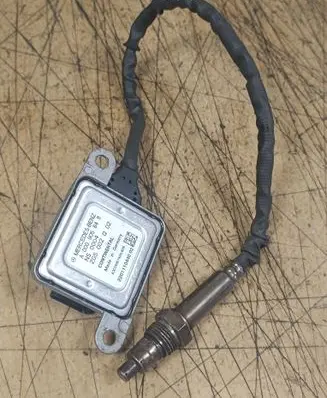 Mercedes-Benz V Class W447 Lambda probe sensor A0009058411