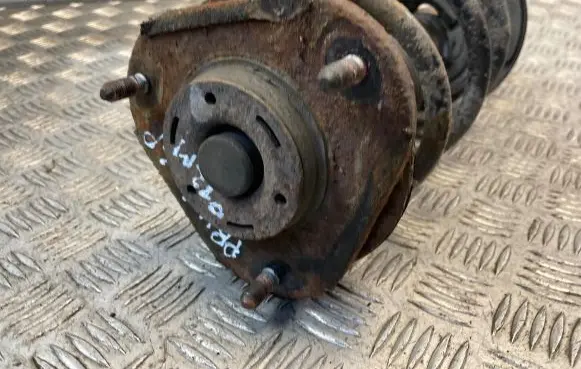 Toyota Prius (XW30) Front shock absorber/damper