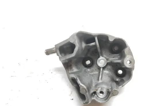 Peugeot 208 Engine mounting bracket 9824088780