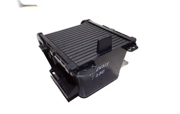Toyota Avensis T270 Dashboard storage box/compartment 5885605010