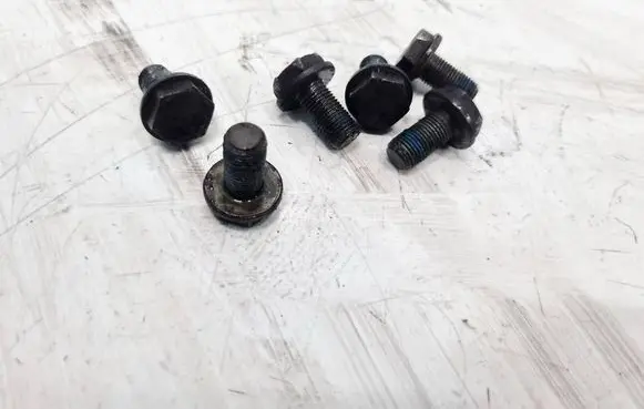 Volkswagen Polo IV 9N3 Nuts/bolts 