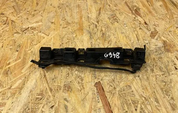 BMW 5 G30 G31 Front bumper mounting bracket 7387342