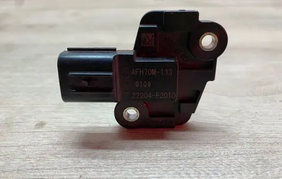 Toyota Yaris XP210 Mass air flow meter 22204f2010