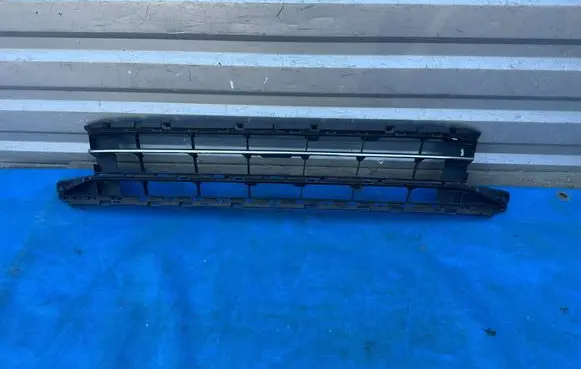 Volkswagen PASSAT B8 Front bumper lower grill 3G0853677A