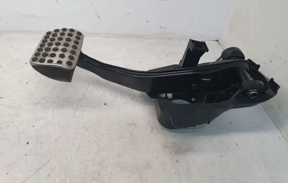 Mercedes-Benz GLC X253 C253 Brake pedal A2052920515