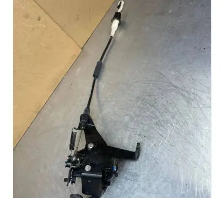 Mercedes-Benz E W210 Throttle cable 2103001030