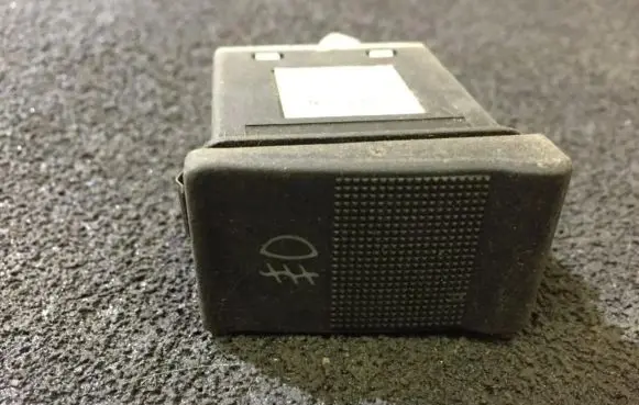 Fog light switch