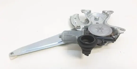 Toyota RAV 4 (XA40) Rear door window regulator with motor 85710AE010