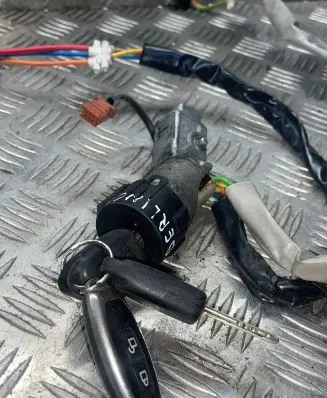 Peugeot Partner Ignition lock 9663123280