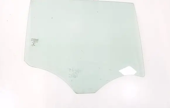 Infiniti Q30 Rear door window glass 823125DA0A