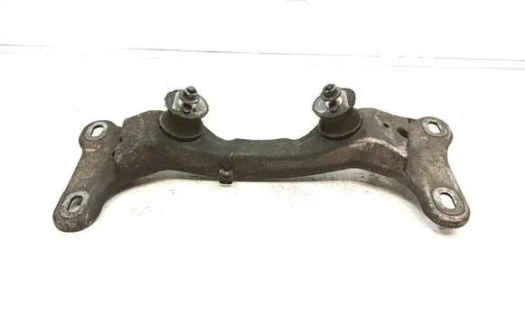 BMW 3 E92 E93 Engine mounting bracket 24168110