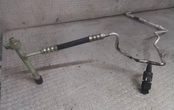Ford Focus Air conditioning (A/C) pipe/hose
