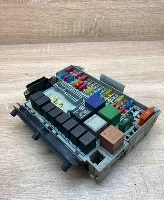 Opel Vectra B Fuse box set 90583459 90504534