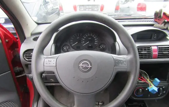 Opel Corsa C Steering wheel 