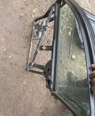 Audi A6 S6 C5 4B Front door window/glass frame 