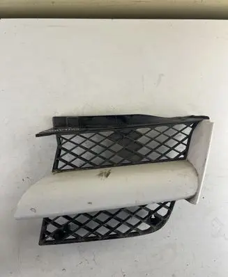 Mitsubishi Outlander Front bumper upper radiator grill G00DC0 9518L