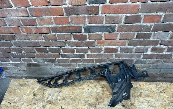 BMW X6 E71 Fender mounting bracket 7157990