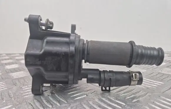 Mercedes-Benz A W176 Breather/breather pipe/hose A2700103801