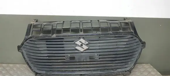 Suzuki Swift III Front bumper upper radiator grill 7174152R00
