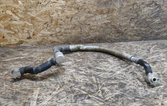 Jaguar XJL Air conditioning (A/C) pipe/hose